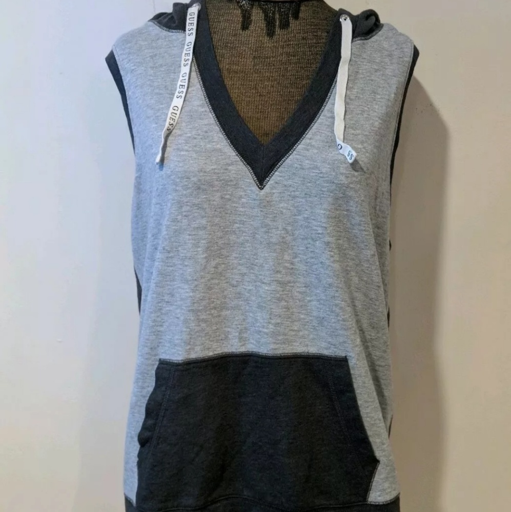 GUESS Gray sleeveless top with hood

Size XL